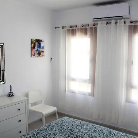 Elizabeth With Seaviews! Apartment *