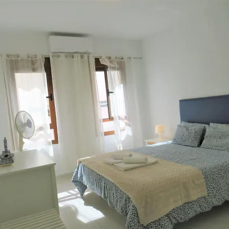 Elizabeth With Seaviews! Apartment